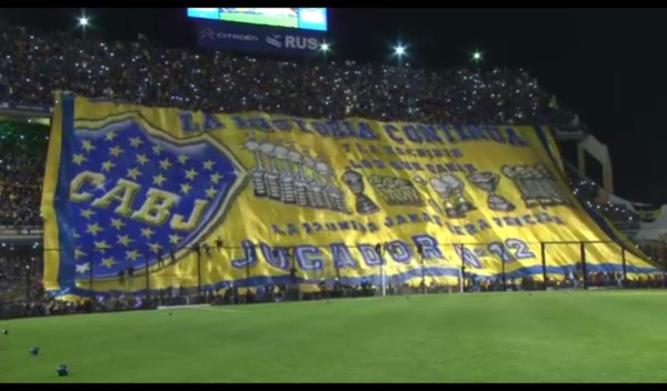 La 'Bombonera' explotó de alegría con Carlos Tévez