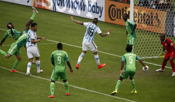 Argentina venció a Nigeria por 3 a 2 con dos goles de Lionel Messi