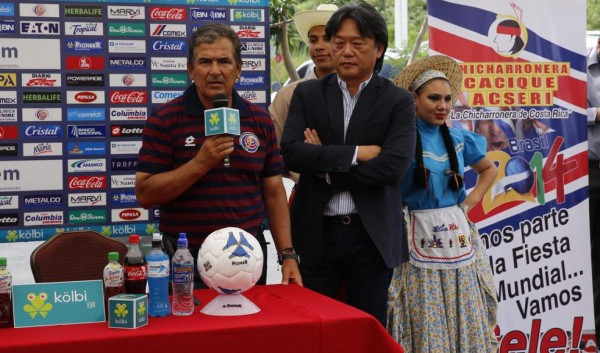 La Federación tica negociará con Pinto esta semana