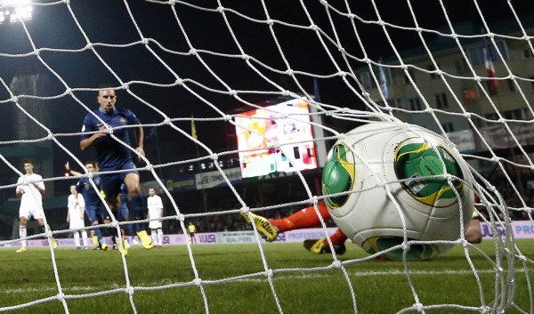 Las mejores imagenes de este Martes en las eliminatorias en Europa.