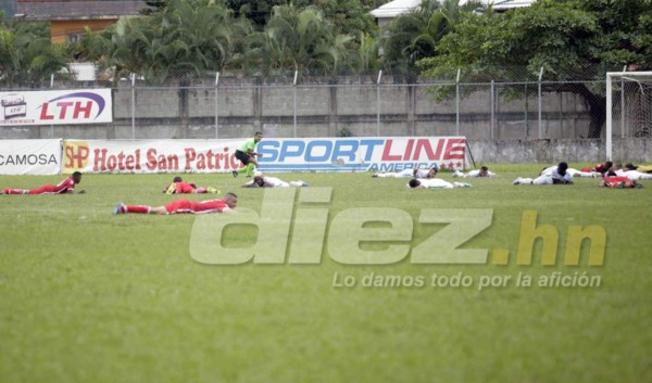 Sangre, abejas, chicas lindas y besos en las fotos curiosas de la fecha 7&nbsp;&nbsp;