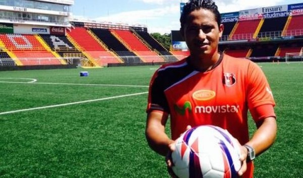 Alajuelense espera la decisión del técnico sobre Ramón Núñez