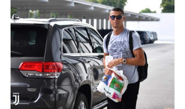 Así recibieron a Cristiano Ronaldo en su primer día de trabajo con la Juventus