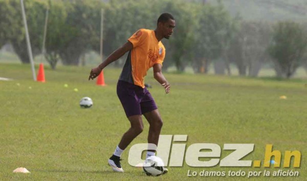 Primer entrenamiento de Jerry Bengtson con Olimpia