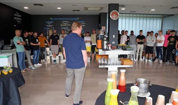 ¿Quién fue el acompañante de Messi?: Así fue la última reunión del Barcelona para despedir la temporada&nbsp;&nbsp;