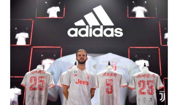 La sorpresiva tercera equipación de la Juventus para la temporada 2019/2020