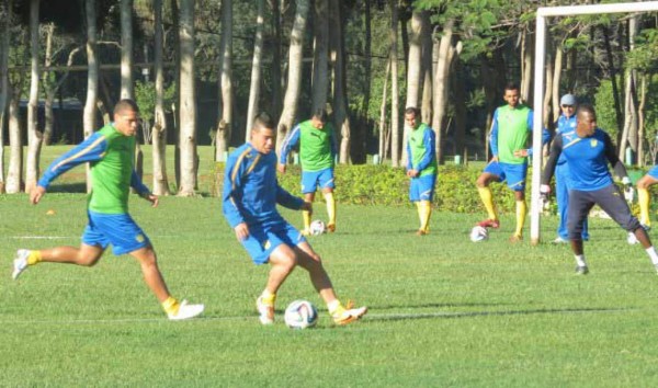 John Bodden le pagó al Victoria y podrá jugar en Paraguay