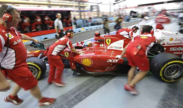 F1: Hamilton logra pole en Singapur.