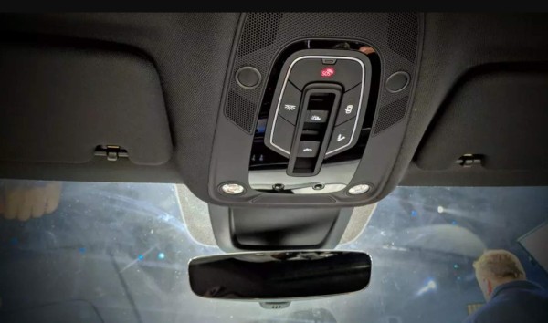 ¡Una joya de 2.3 millones de lempiras! Así es el regalito que recibió el Choco Lozano en España