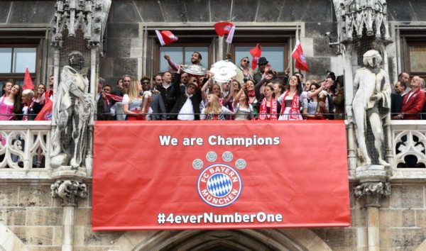 La espectacular celebración del Bayern Munich con su gente en la ciudad