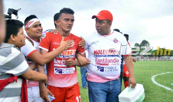 Las desgarradoras fotos de jugadores y afición del Real Sociedad tras el descenso