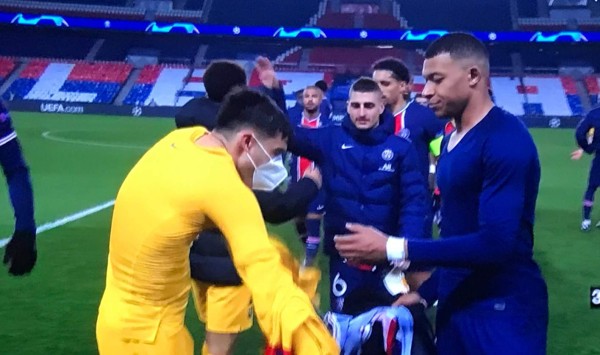 Di María consoló a un devastado Messi; Mbappé sorprendió al final y la imagen viral de Keylor Navas