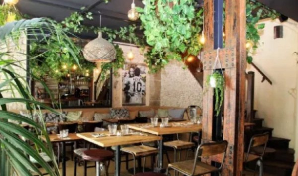 Así es la vida de millonario de Neymar en París: Su novia, jet privado y famosa mansión