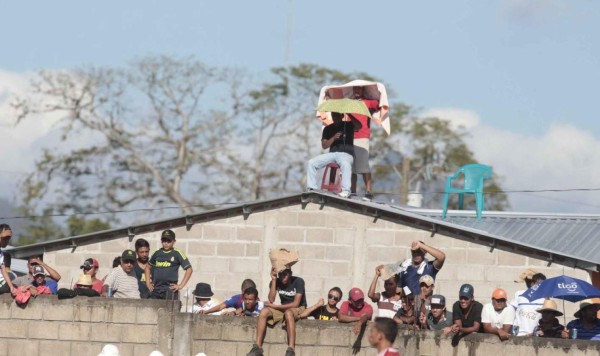 Las raras cosas que solo se ven en los estadios de fútbol en Honduras
