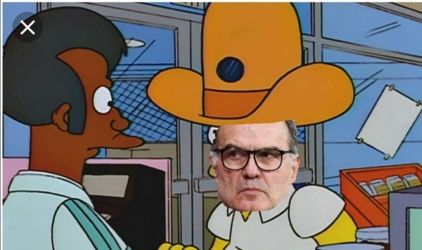 Los memes atacan a Marcelo Bielsa por su caso de espionaje