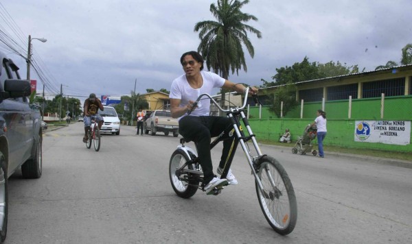 FOTOS: Las locuras de Rambo de León y una vida llena de fútbol