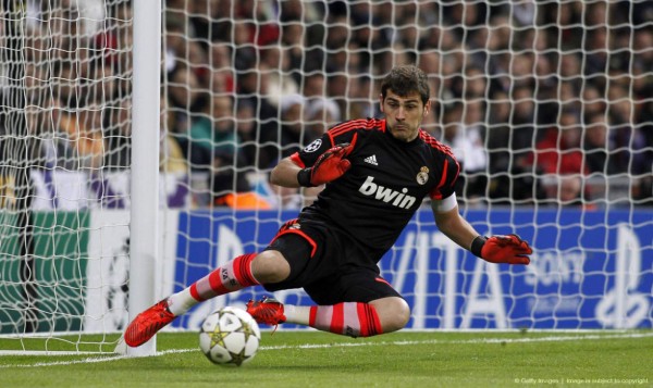 Iker Casillas impone récord en la Champions League