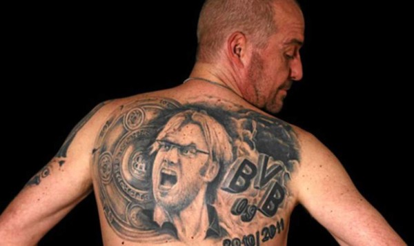 INCREÍBLE: Ellos son los aficionados que plasmaron a sus ídolos en su piel