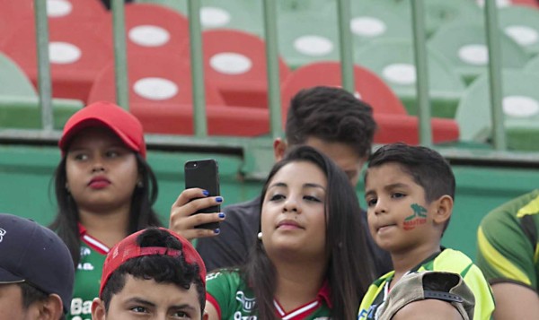 Las chicas bellas que engalanaron el clásico entre Marathón y Olimpia