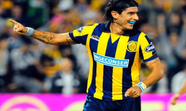 'El loco' Abreu impone récord Guinness tras vestir 26 camisetas distintas en su carrera