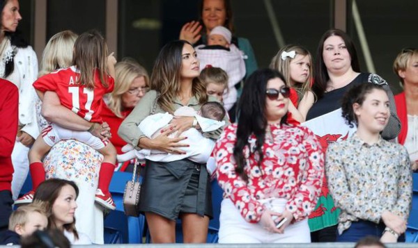El impresionante recibimiento a Gales tras su gran Eurocopa