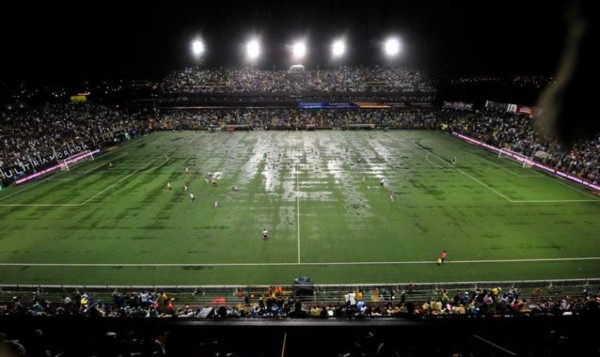 El Estadio Saprissa volverá a tener césped natural en 2015