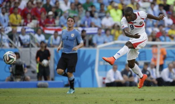 Futbolistas que marcaron la historia de Costa Rica en los Mundiales