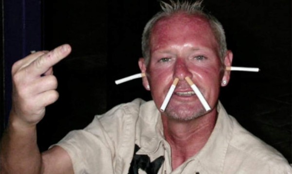 FOTOS: Los futbolistas que han sido sorprendidos fumando