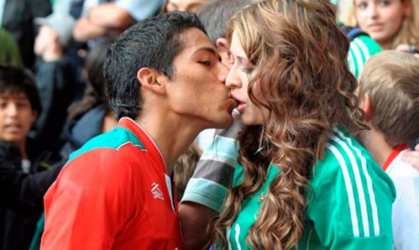 Javier Aquino dejó a la escultural Zoe Robb por la sensual Lluvia Carrillo