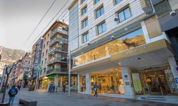 ¡Un lujo más! Los dueños lo vendían por crisis ante la pandemia de Covid-19 y el comprador sorprende: Lionel Messi&nbsp;&nbsp;