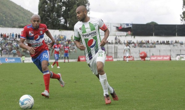 Tico fue suspendido por error dos años y ahora firmó con club de primera división en su país