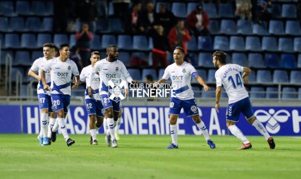 Cádiz le roba a un punto a Tenerife en el regreso de Antony Lozano al Heliodoro