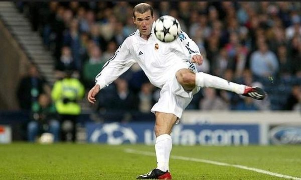 ¿Y Cristiano Ronaldo?: El 11 histórico del Real Madrid, según Fuera de Juego