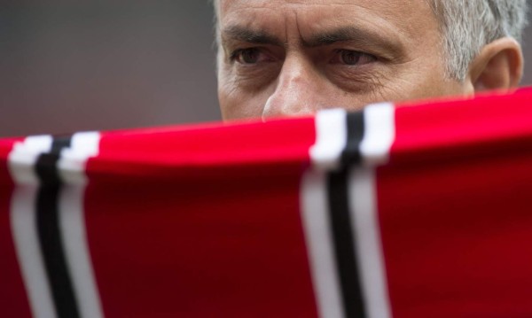 Los gestos y la vestimenta de Mourinho en su primer día de trabajo con el Manchester United