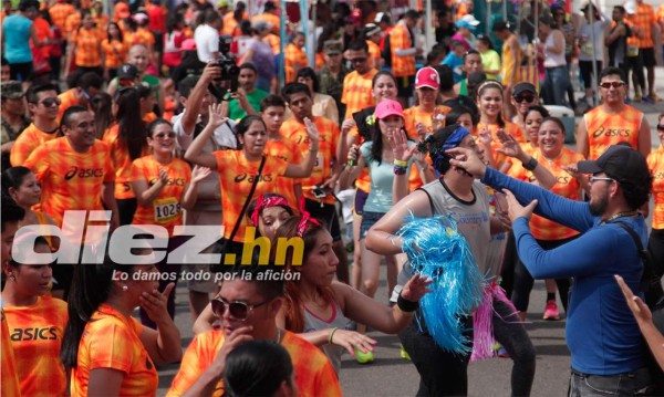 Vibrante ambiente en el Circuito Asics San Pedro Sula .