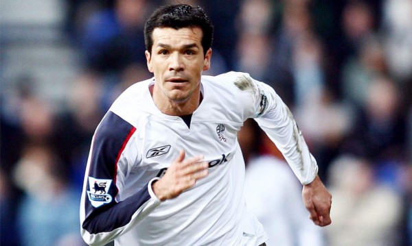 ¡Con un guatemalteco y un exMarathón! Grandes jugadores que pasaron por el Bolton inglés, club que podría desaparecer