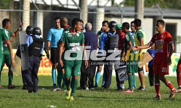 Las curiosas imágenes que no viste en TV de la fecha 13 en Honduras