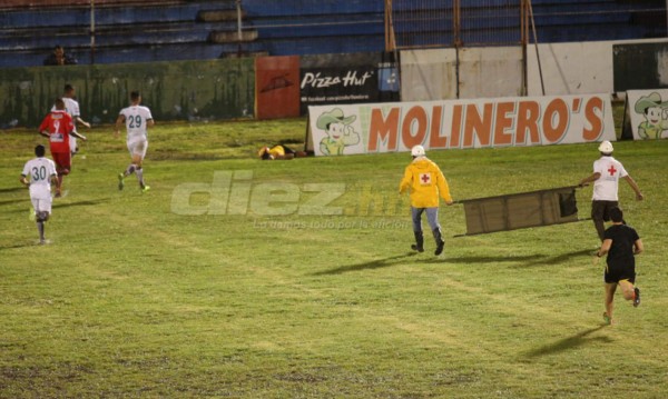 NO VISTE EN TV: Lluvia, mujeres lindas y susto en La Ceiba