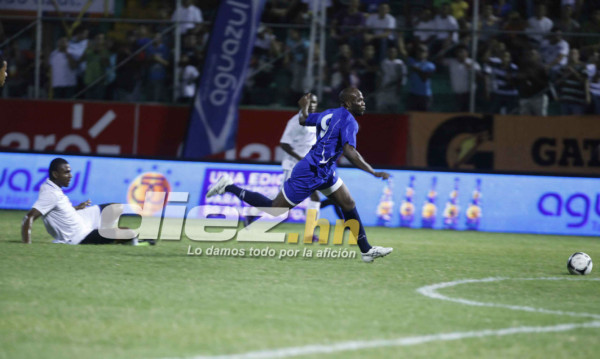 'El Rey' David se retiró del fútbol en un partido en el Morazán.
