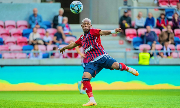 Un gol y una asistencia convirtió Deiby Flores en 31 partidos en la Liga de Hungría.