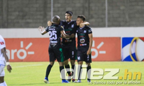 No se vio en TV: La frustración de Troglio y Olimpia tras perder el invicto; Olanchito y sus bellezas