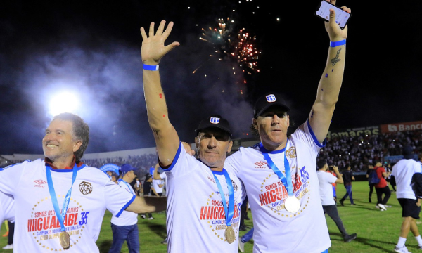 Pablo Martin, Pedro Troglio y Gustavo Reggi, el cuerpo técnico más ganador del Olimpia.