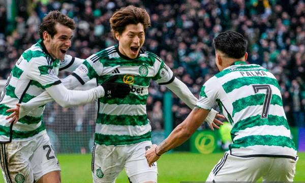 Todos celebran con Luis Palma, el hondureño es muy querido por sus compañeros y aficición.