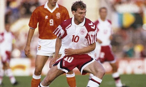 'Mágico' González de los 22 futbolistas más fascinantes según libro argentino