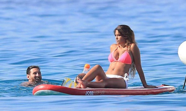 ¡Qué cumpleañera! Las 14 fotos más sensuales de Antonela Rocuzzo