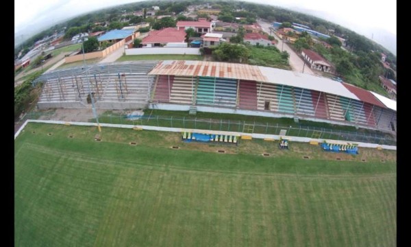 Olanchito pone mano en su estadio para que Social Sol vuelva a Primera
