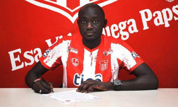 El delantero africano Infamara Camará tampoco llenó las expectativas con los colores del Vida. En el Apertura 2022 no disfrutó de las mieles del gol.