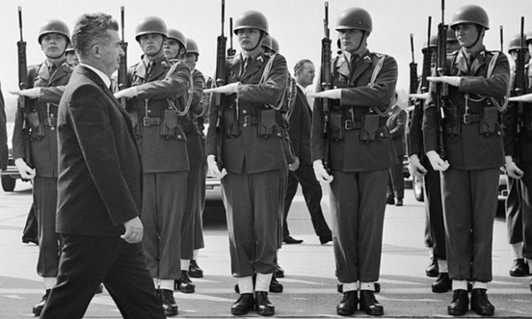 CURIOSO: Grandes dictadores y asesinos que amaron el fútbol