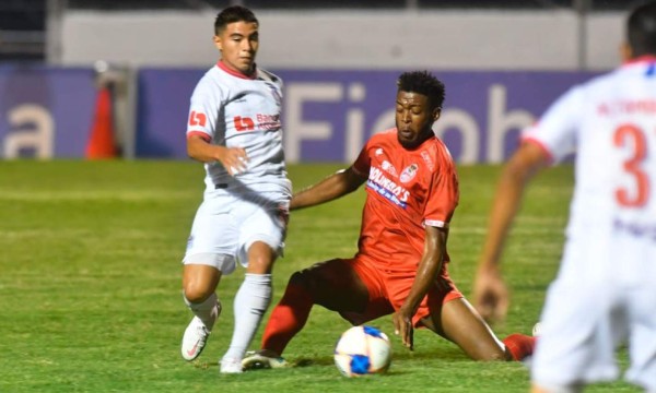 EL MERCADO: Marathón y Real Sociedad fichan, delantero al Comunicaciones y ex River Plate jugará en Honduras