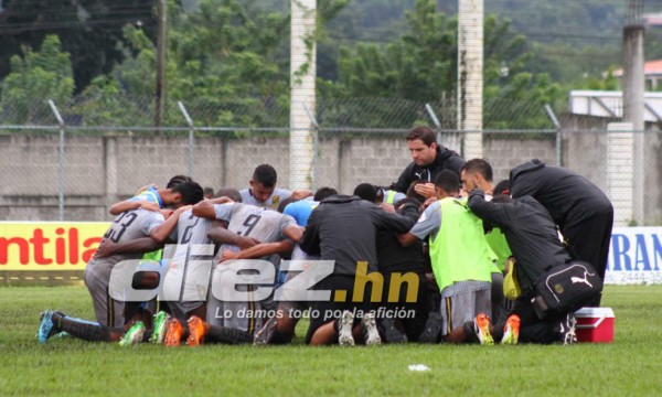 Las curiosas imágenes que dejó el Real Sociedad-Real España en Tocoa
